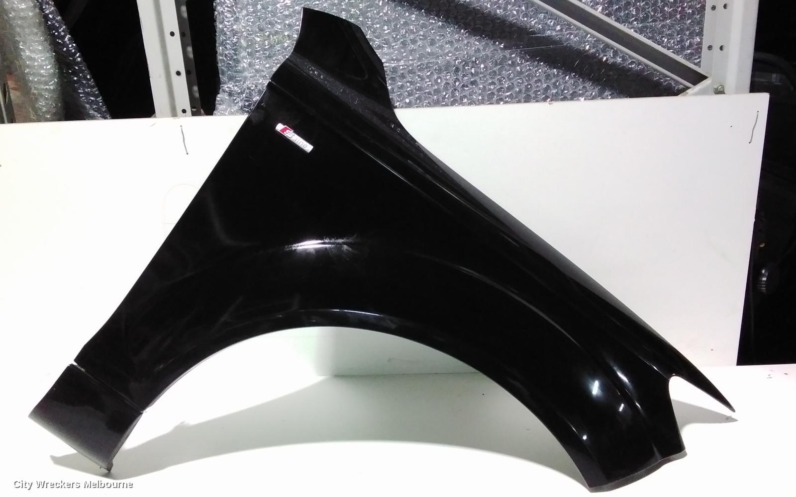 AUDI Q7 RIGHT GUARD, 4L, 09/2006 - 08/2015