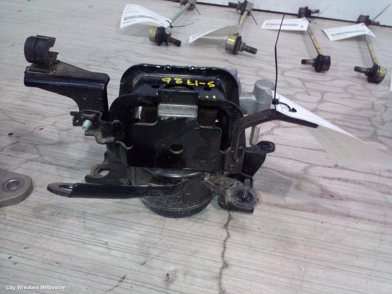 TOYOTA CAMRY MOUNT, XV70, 09/2017 - 05/2024