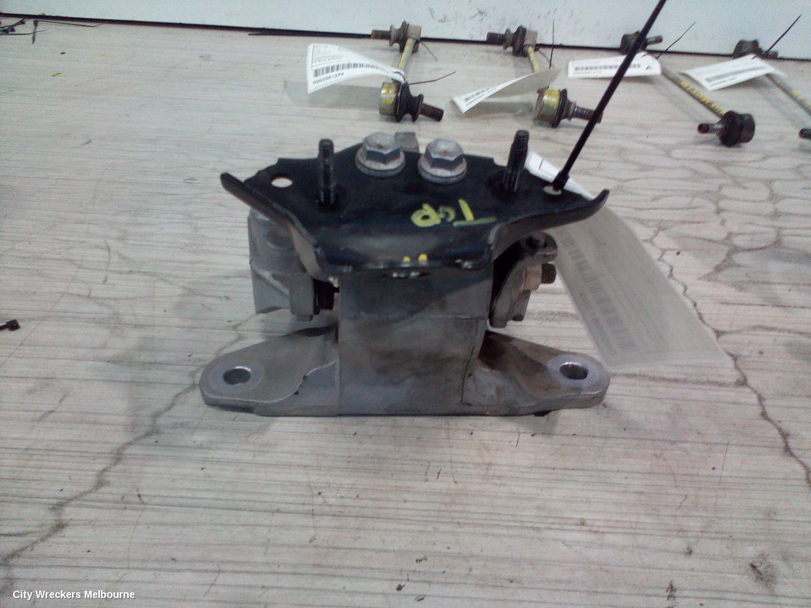 TOYOTA CAMRY MOUNT, XV70, 09/2017 - 05/2024