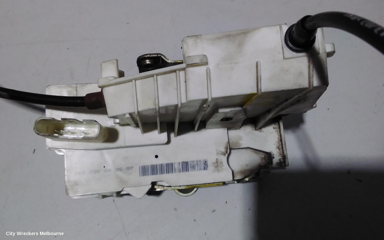 MERCEDES M CLASS DOOR/BOOT/GATE LOCK, RIGHT FRONT DOOR LOCK, NON KEYLESS START TYPE, W164, 09/2005 - 12/2011