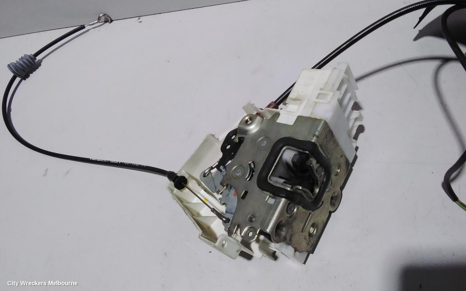 MERCEDES M CLASS DOOR/BOOT/GATE LOCK, RIGHT FRONT DOOR LOCK, NON KEYLESS START TYPE, W164, 09/2005 - 12/2011