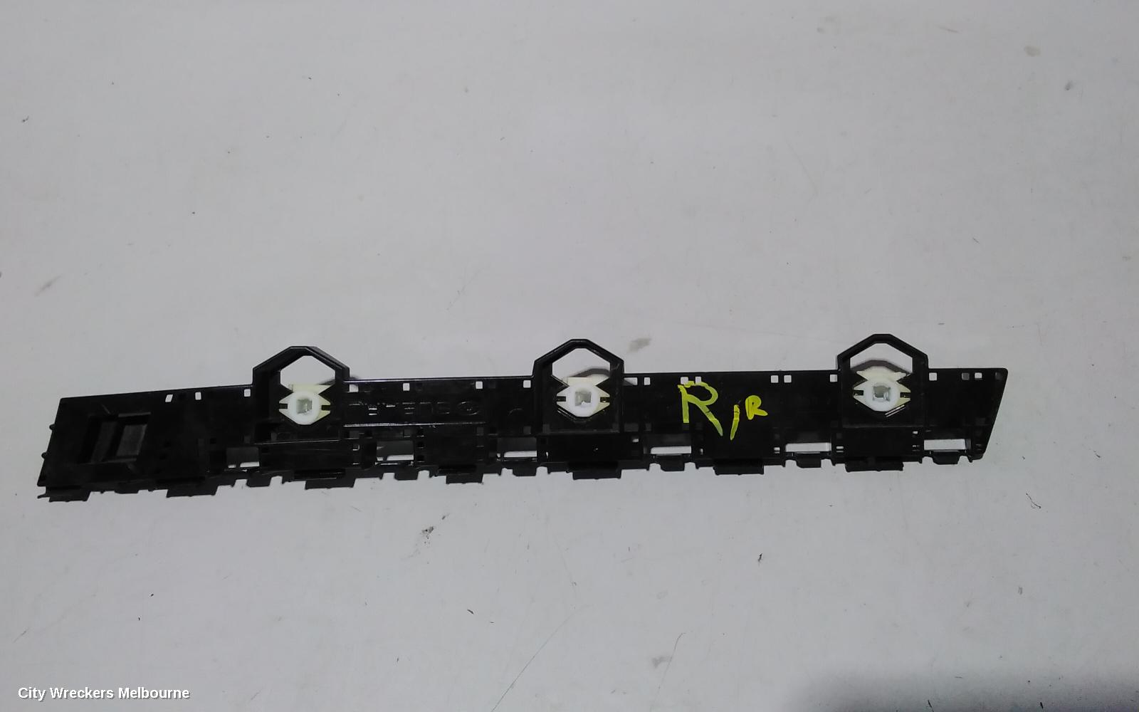 SUBARU IMPREZA, G5, 09/2016 - 09/2023, RHR BAR SLIDER  REFER TO PHOTOS: 81468