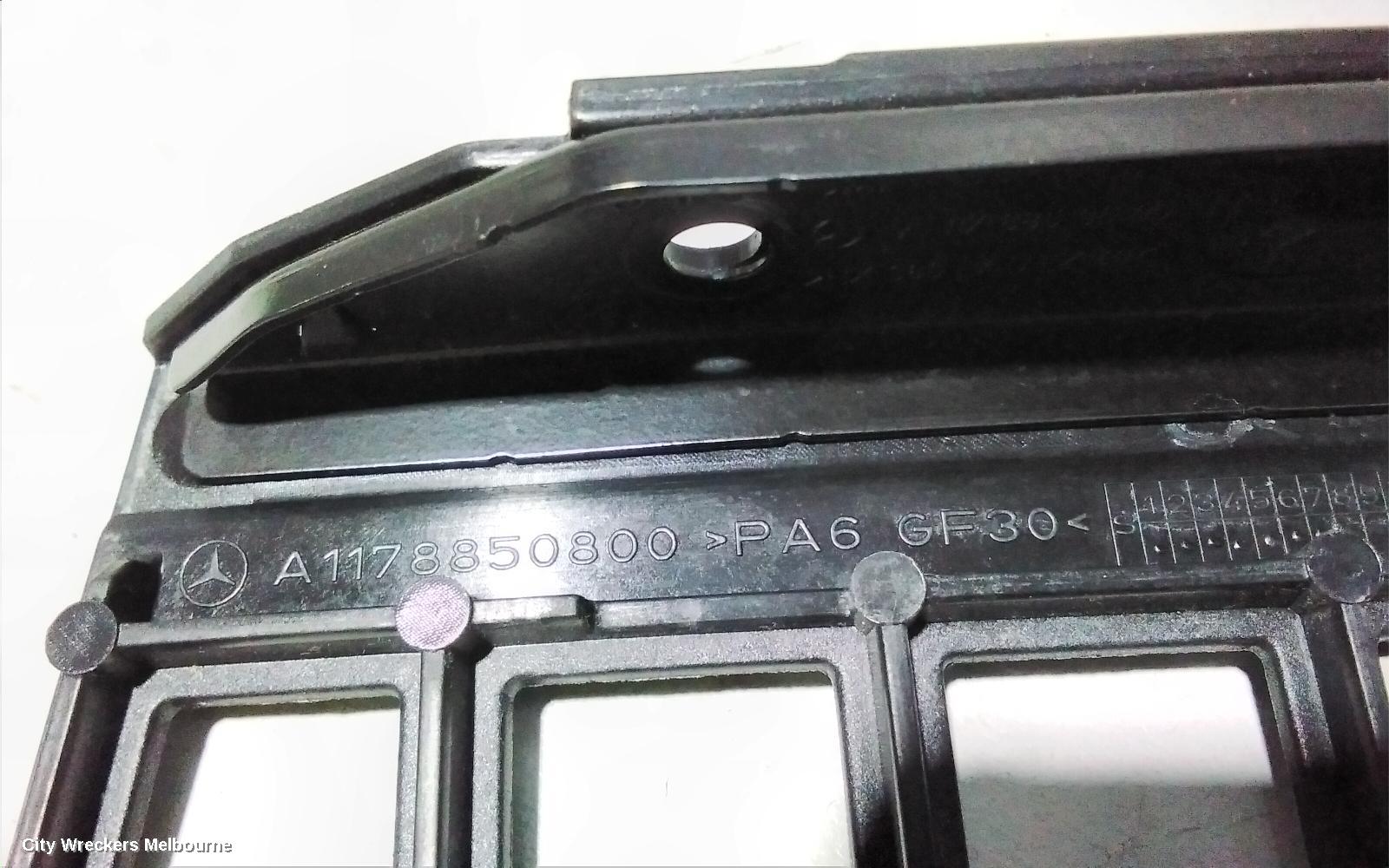 MERCEDES CLA CLASS, C117, 10/2013 - 02/2019, A1178850800 RHF BAR BRAKET: 81475
