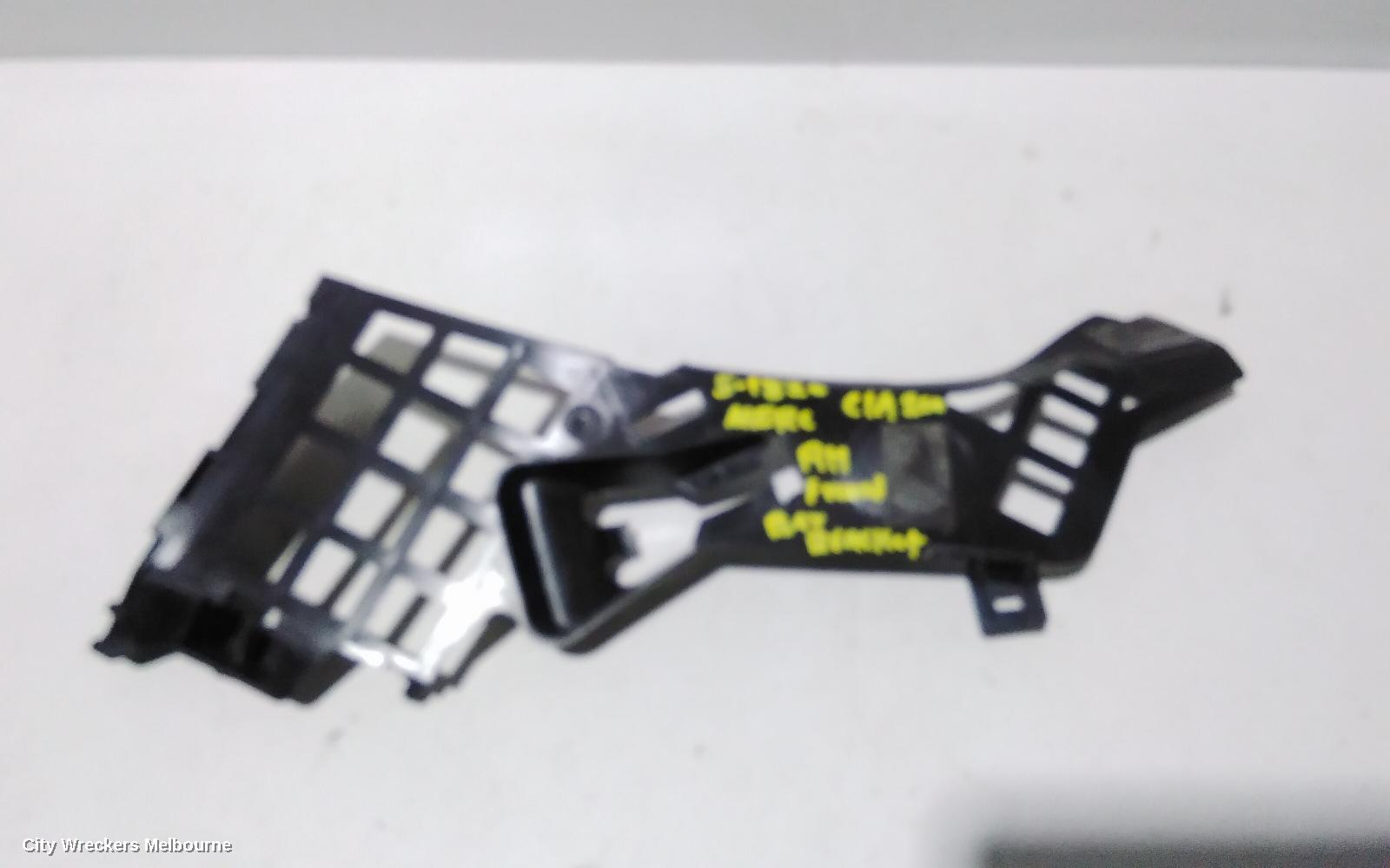 MERCEDES CLA CLASS, C117, 10/2013 - 02/2019, A1178850800 RHF BAR BRAKET: 81475
