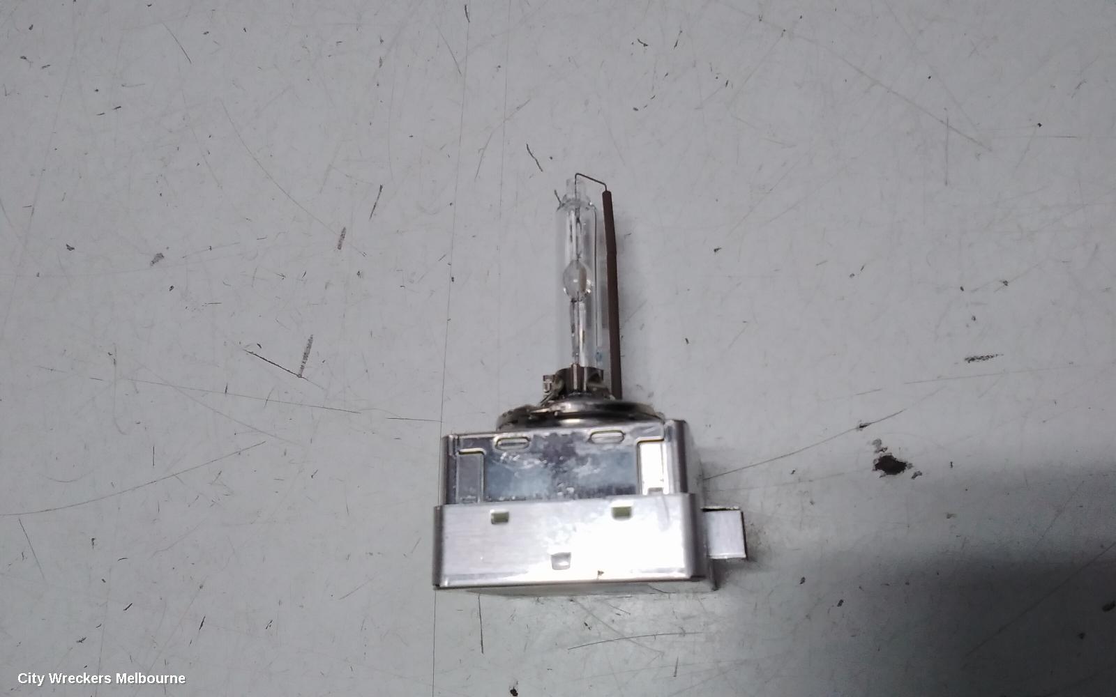 VOLKSWAGEN PASSAT RIGHT HEADLAMP, 3CC, SEDAN, XENON TYPE. 03/2012 - 12/2016
