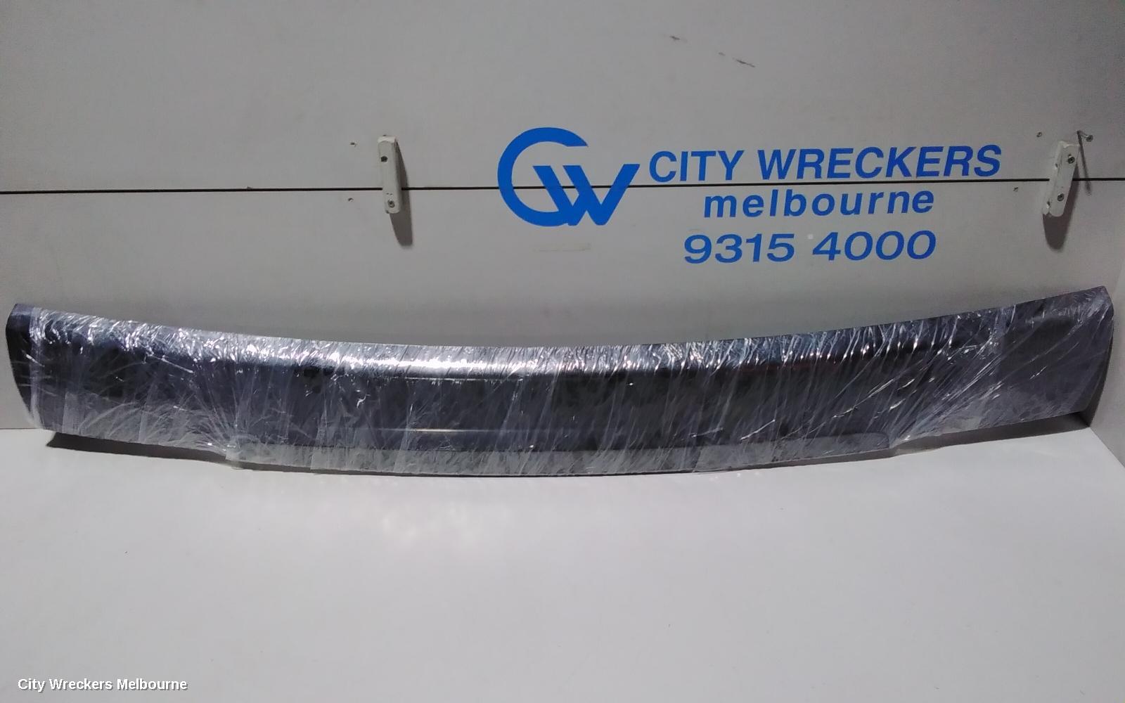 LAND ROVER RANGEROVER SPORT REAR GARNISH, L320, 08/2005 - 12/2013