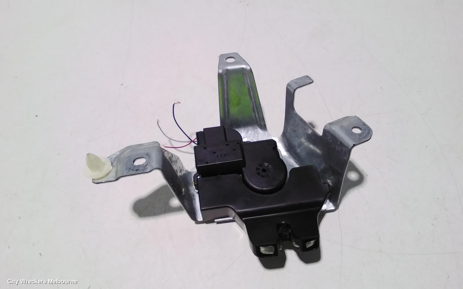 TOYOTA KLUGER DOOR/BOOT/GATE LOCK, TAILGATE LOCK, NON POWER TAILGATE TYPE, GSU50/GSU55, 12/2013 - 02/2021