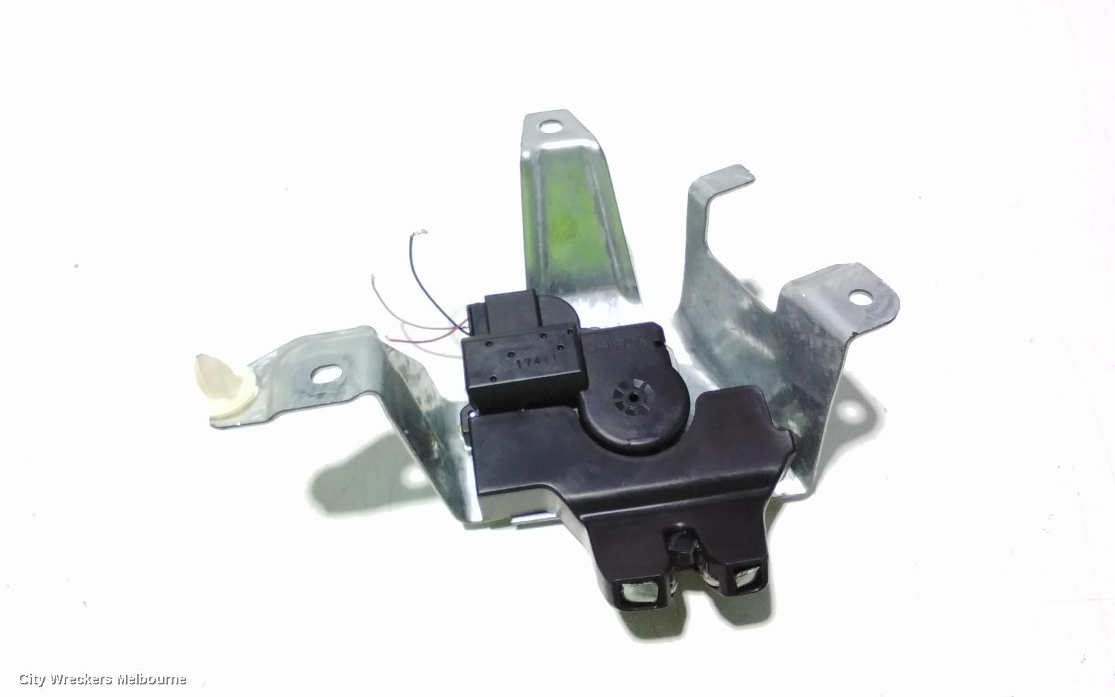TOYOTA KLUGER DOOR/BOOT/GATE LOCK, TAILGATE LOCK, NON POWER TAILGATE TYPE, GSU50/GSU55, 12/2013 - 02/2021