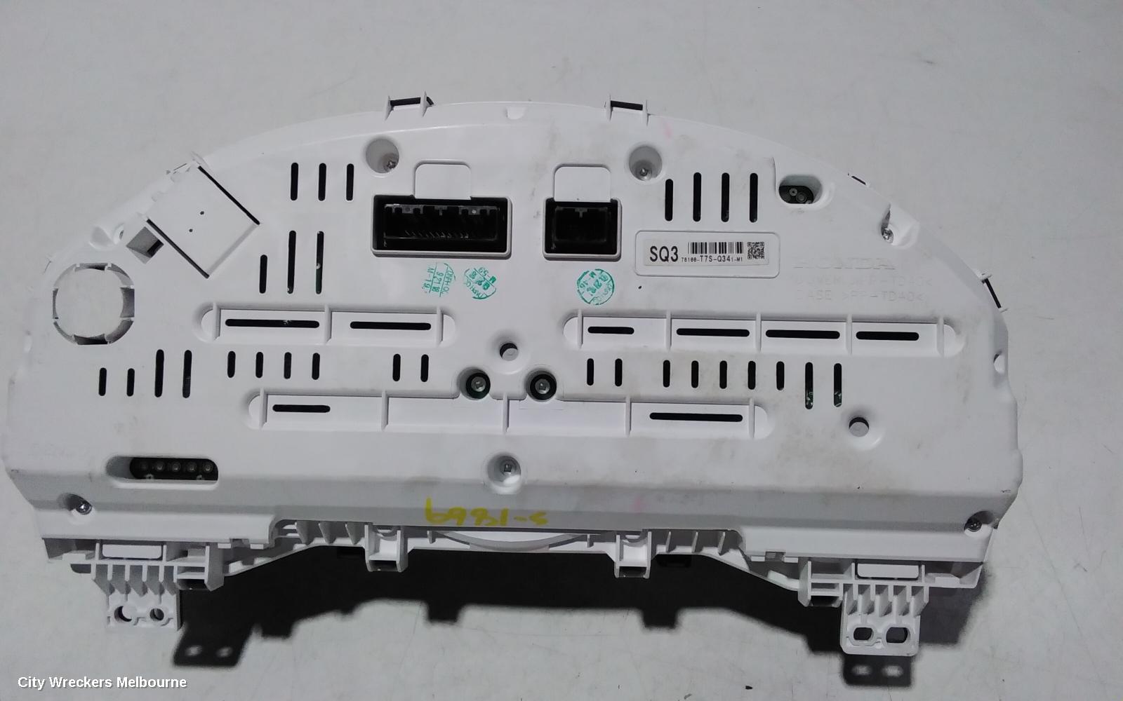 HONDA HRV INSTRUMENT CLUSTER, PETROL, AUTO T/M, RU5, 12/2014 - 10/2021