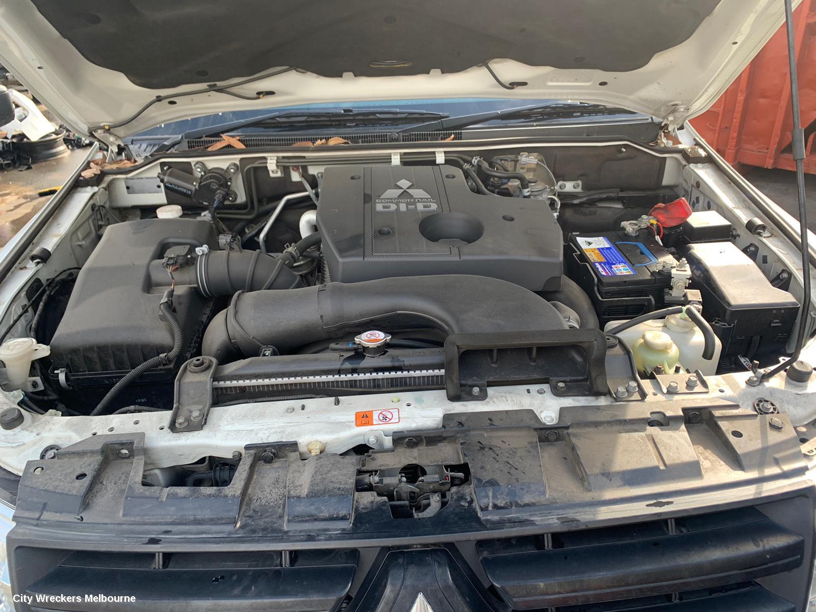 MITSUBISHI PAJERO RADIATOR, AUTO, 3.2, NS-NX, 11/2006 ONWARDS