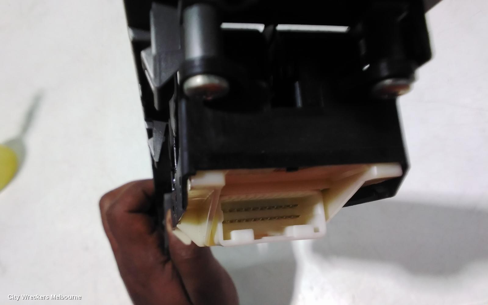TOYOTA ESTIMA PWR DR WIND SWITCH, RH FRONT (MASTER SWITCH), XR50, 05-19 (IMPORT)