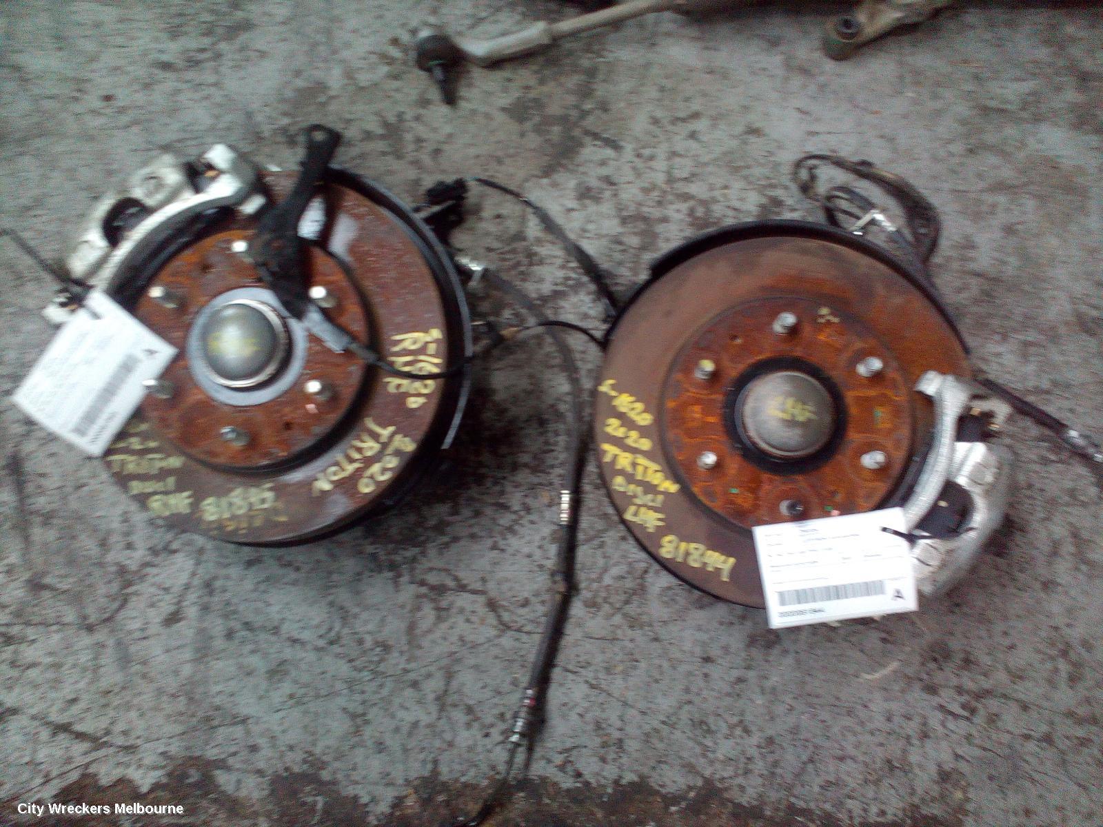 MITSUBISHI TRITON LEFT FRONT HUB ASSEMBLY, MR, 2WD, ABS TYPE, 294MM DISC, 11/2018 ONWARDS