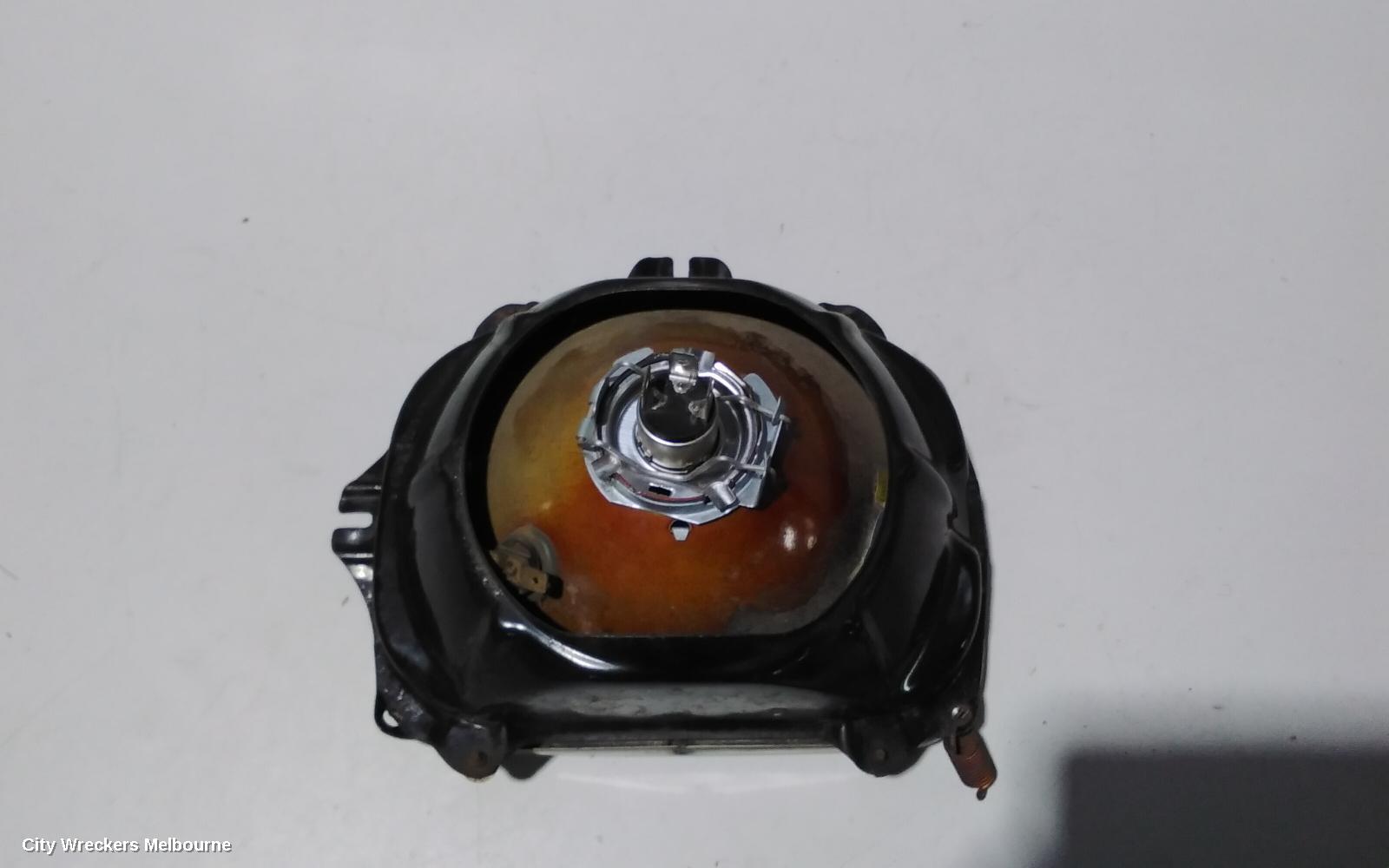 TOYOTA HILUX RIGHT HEADLAMP, HALOGEN, 09/1997 - 03/2005