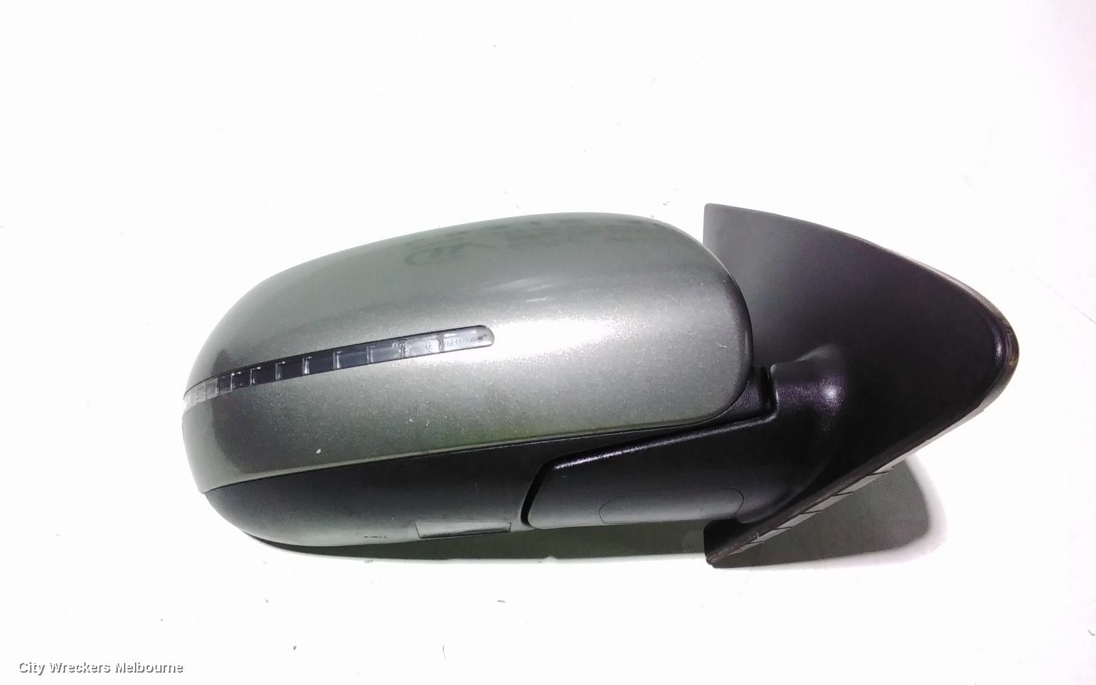 KIA CERATO RIGHT DOOR MIRROR, TD, THIN BLINKER TYPE, SEDAN/HATCH, 07/2010 - 03/2013