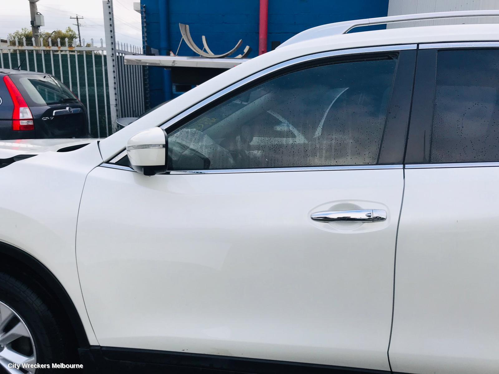 NISSAN XTRAIL RIGHT FRONT DOOR WINDOW, T32, 02/2014 ONWARDS