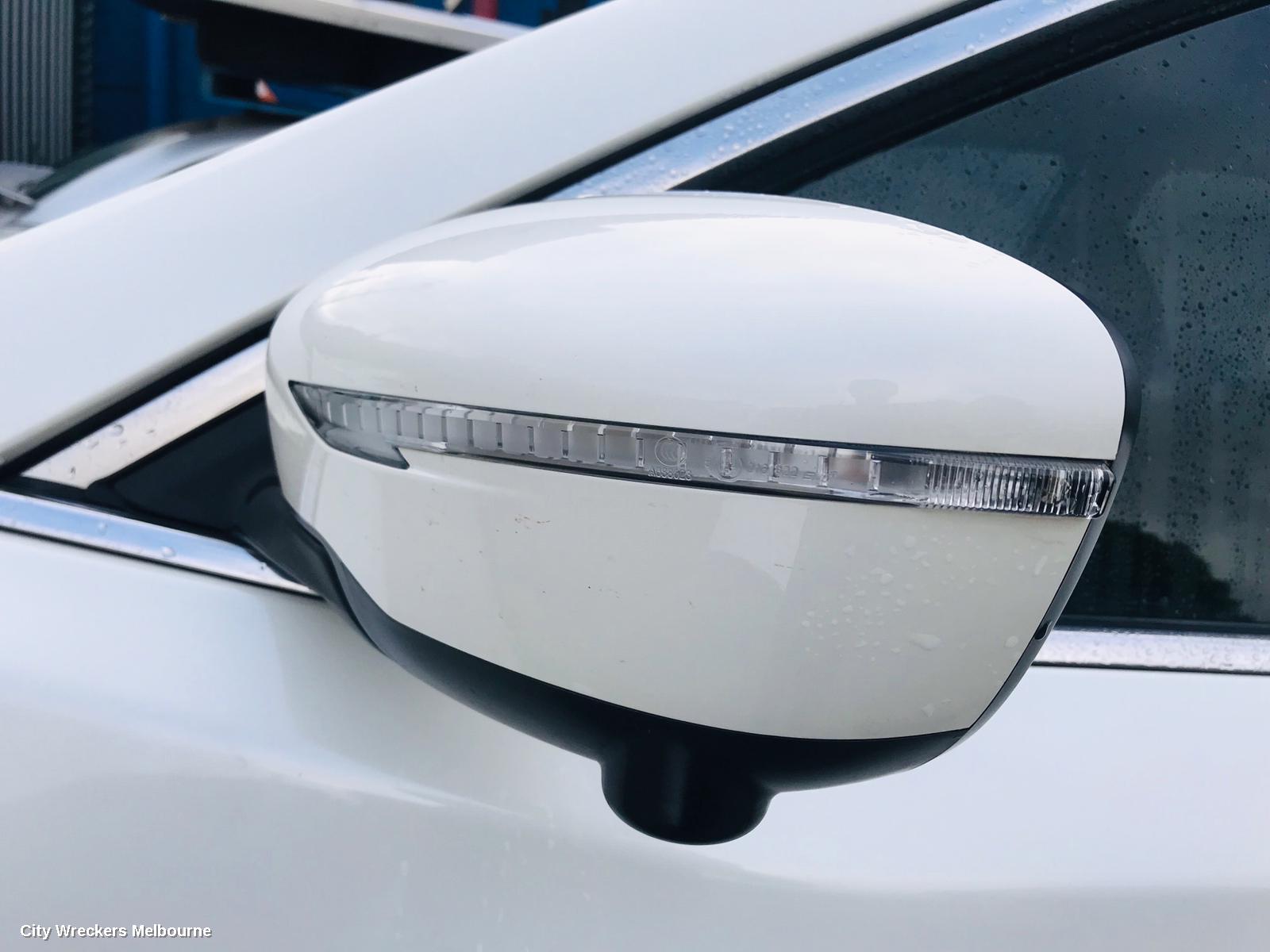 NISSAN XTRAIL RIGHT FRONT DOOR WINDOW, T32, 02/2014 ONWARDS