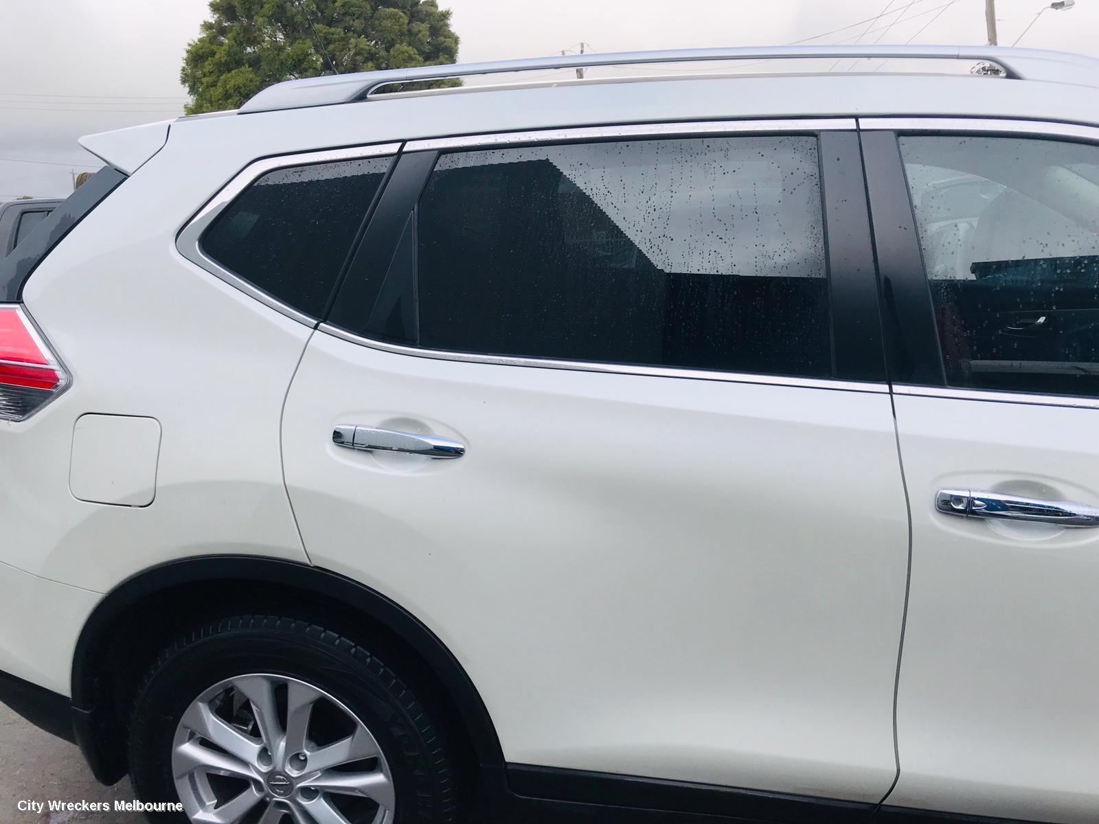 NISSAN XTRAIL RIGHT FRONT DOOR WINDOW, T32, 02/2014 ONWARDS