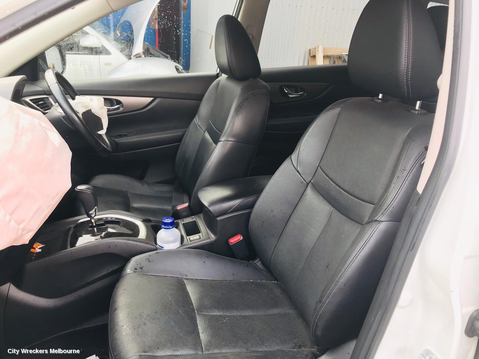 NISSAN XTRAIL RIGHT FRONT DOOR WINDOW, T32, 02/2014 ONWARDS