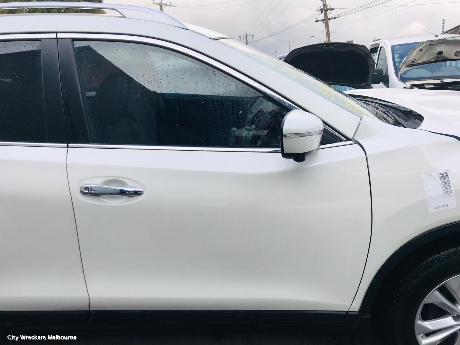 NISSAN XTRAIL RIGHT FRONT DOOR WINDOW, T32, 02/2014 ONWARDS