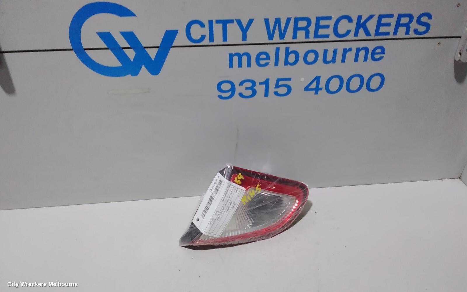 NISSAN DUALIS REAR GARNISH, TAILGATE LAMP (RH SIDE), J10, 01/2010 - 05/2014