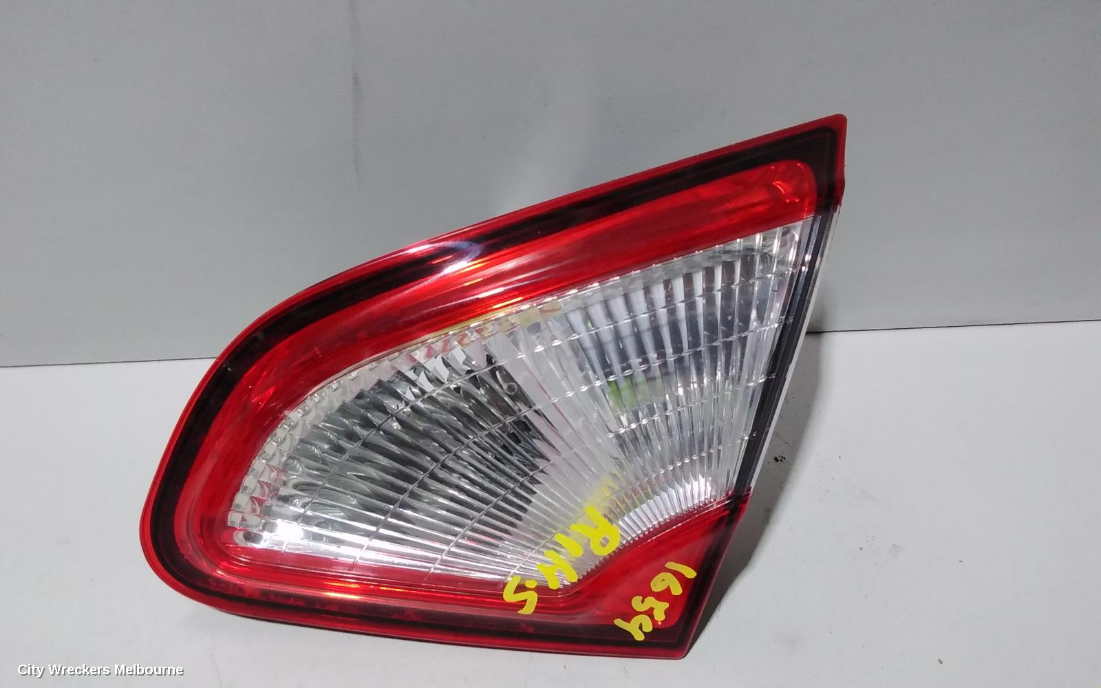 NISSAN DUALIS REAR GARNISH, TAILGATE LAMP (RH SIDE), J10, 01/2010 - 05/2014