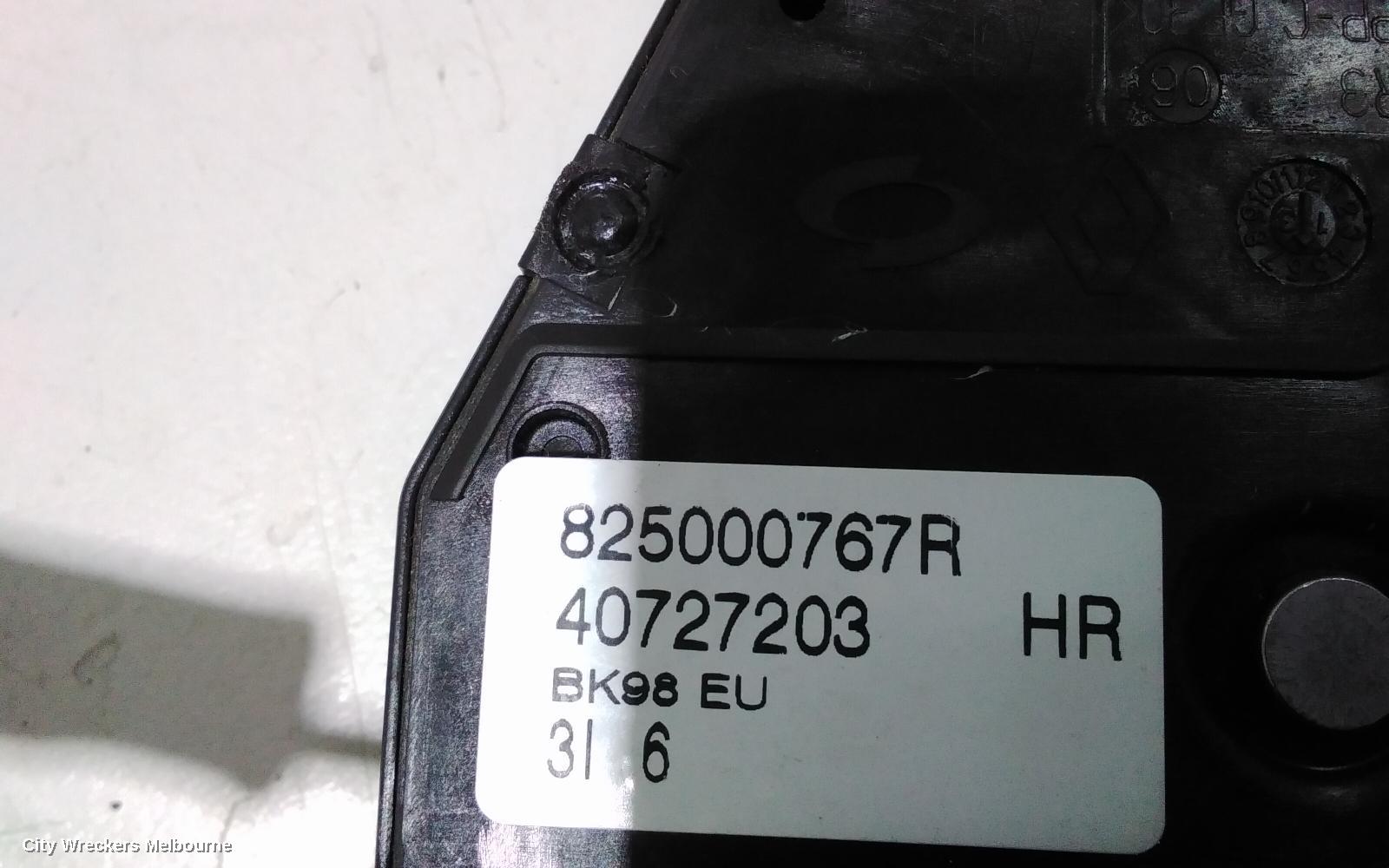 RENAULT CLIO DOOR/BOOT/GATE LOCK, RIGHT  FRONT DOOR LOCK, P/N 805004945R, X98, 09/2013 - 10/2019