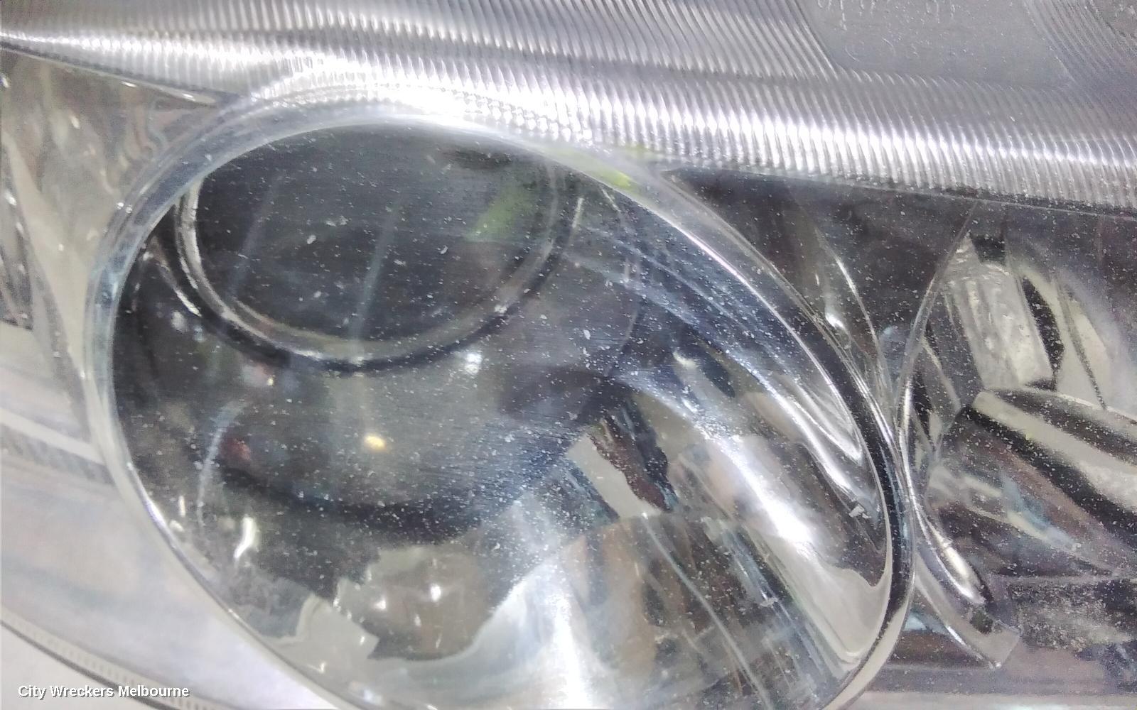 HOLDEN COMMODORE RIGHT HEADLAMP, VY1, BERLINA, 10/2002 - 08/2003