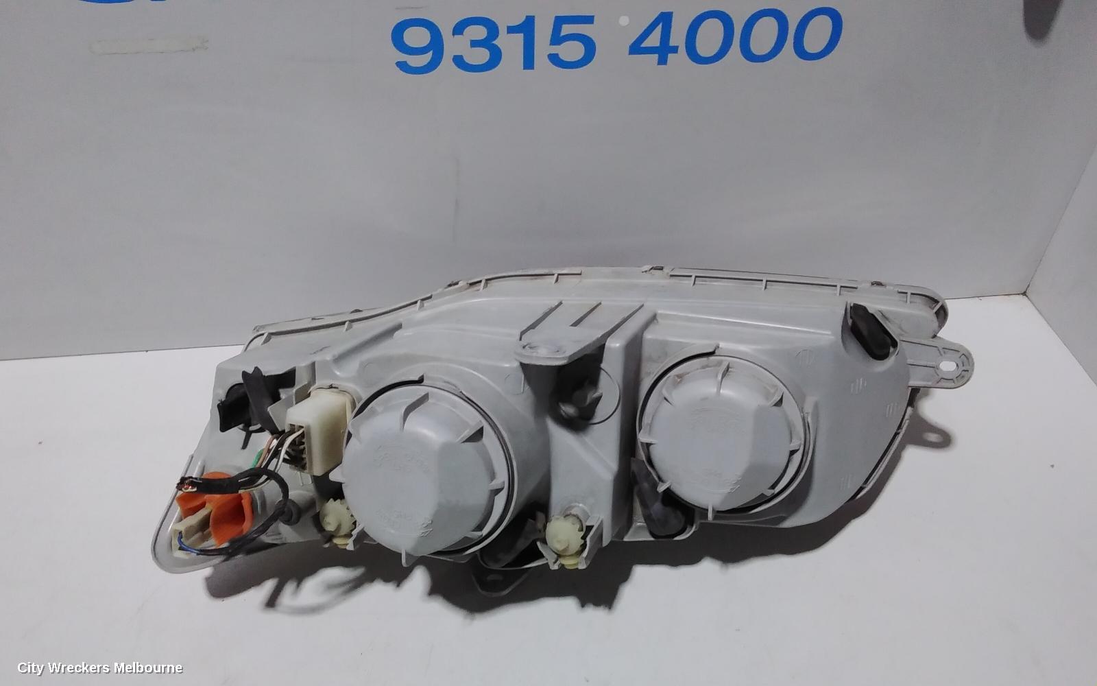 HOLDEN COMMODORE RIGHT HEADLAMP, VY1, BERLINA, 10/2002 - 08/2003