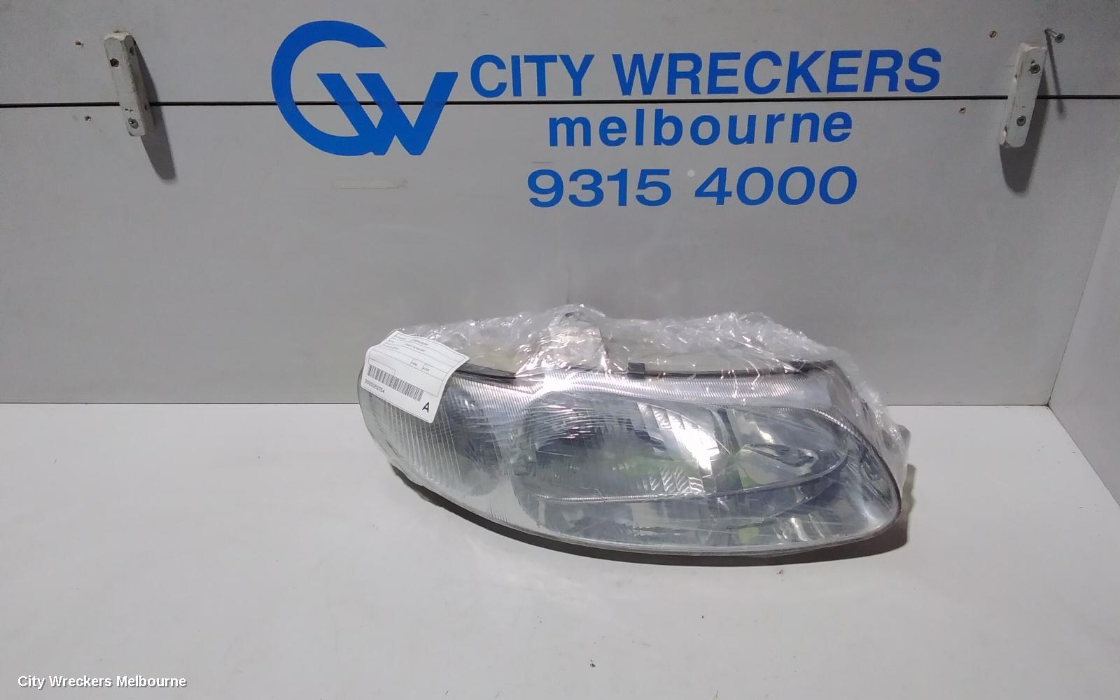 HOLDEN COMMODORE RIGHT HEADLAMP, VT, 09/1997 - 09/2002