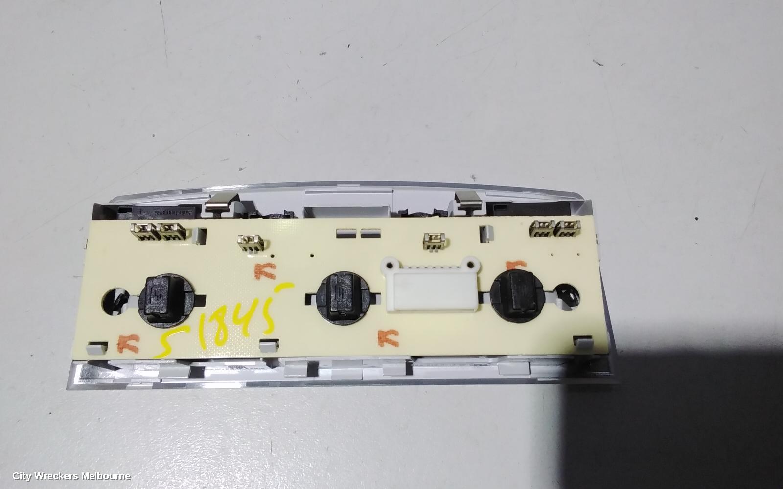 BMW 5 SERIES COURTESY LIGHT, E60 10/2003 - 04/2010