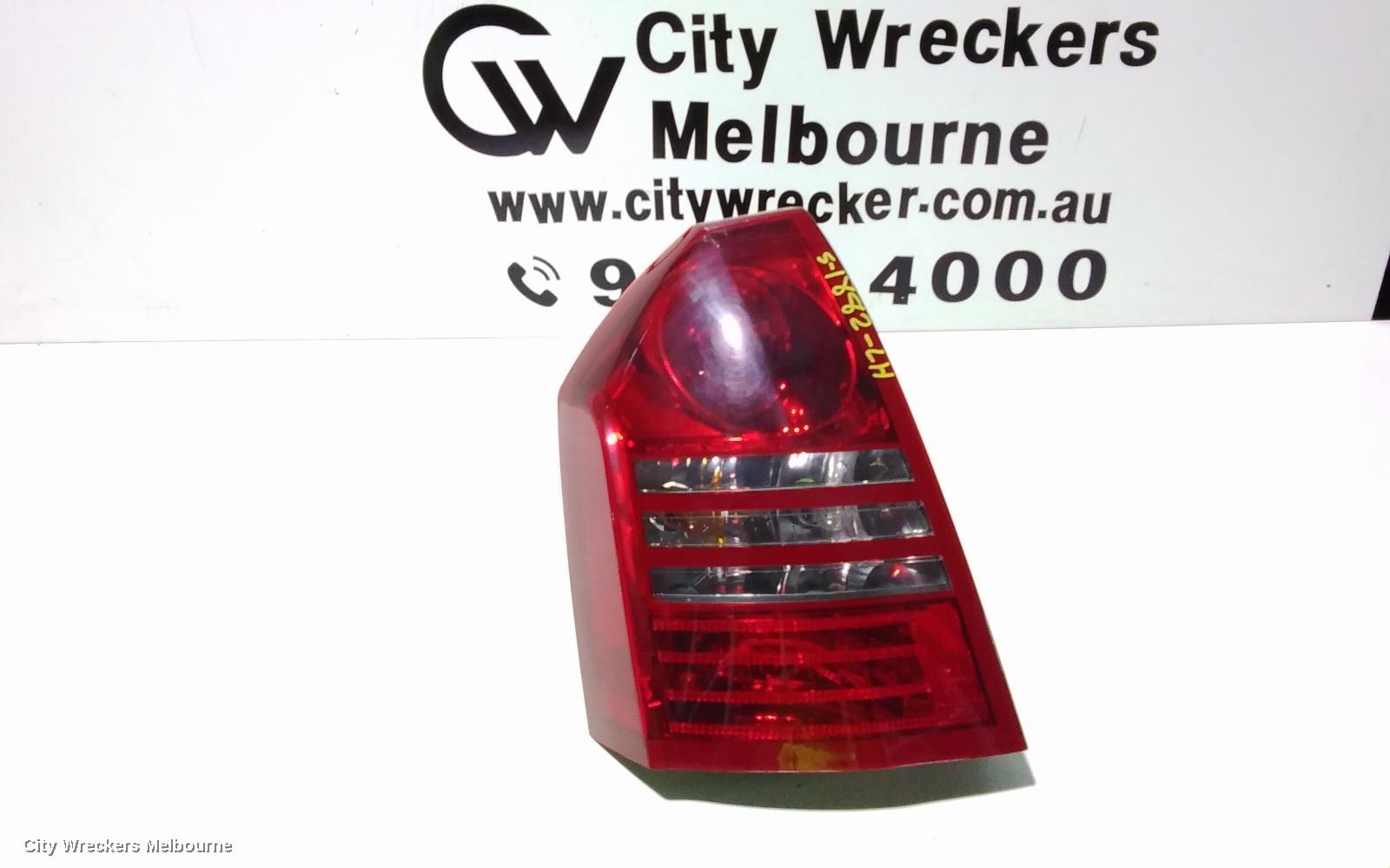 CHRYSLER 300C LEFT TAILLIGHT, IN BODY, SEDAN, 11/2005 - 02/2008