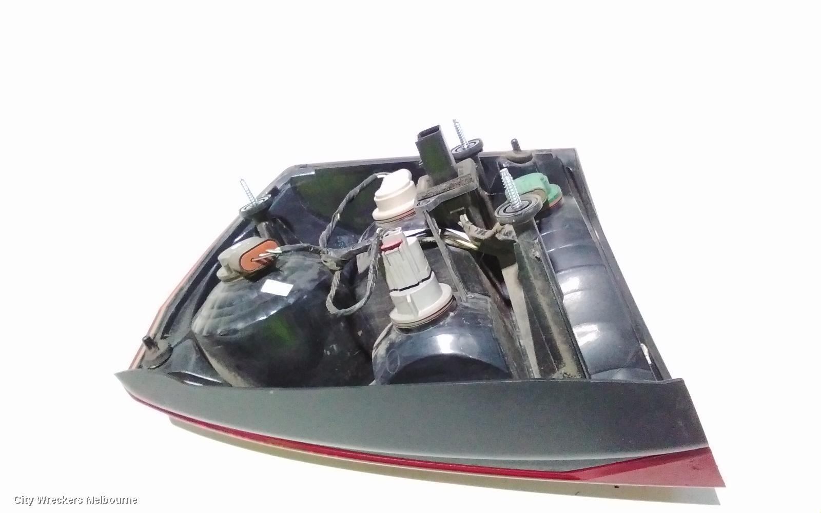 CHRYSLER 300C LEFT TAILLIGHT, IN BODY, SEDAN, 11/2005 - 02/2008