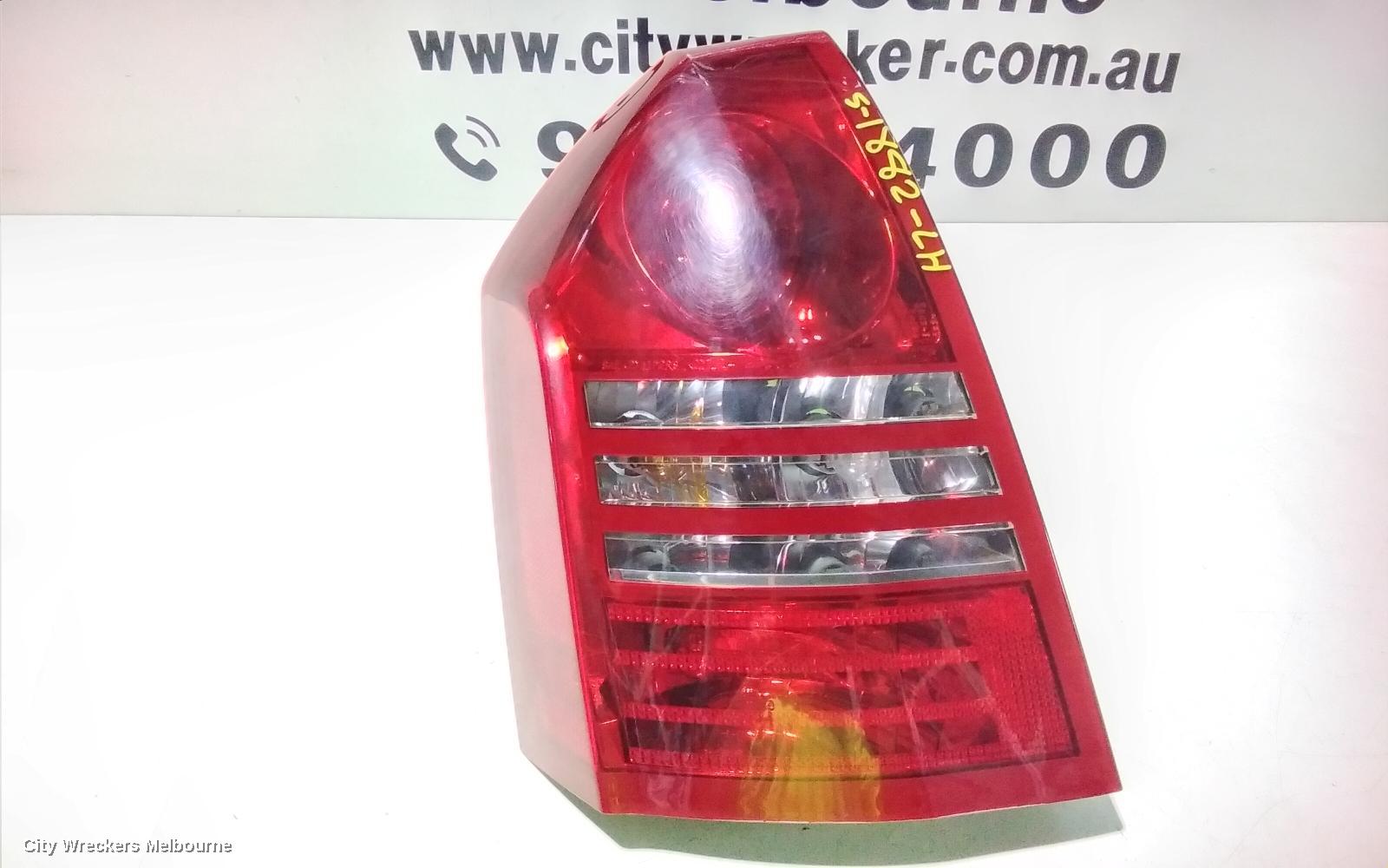 CHRYSLER 300C LEFT TAILLIGHT, IN BODY, SEDAN, 11/2005 - 02/2008