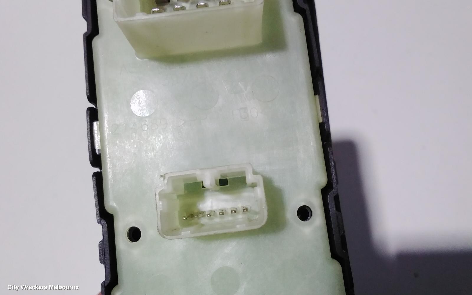 CHRYSLER 300C PWR DR WIND SWITCH, RH FRONT (MASTER SWITCH), NON ILLUMINATION, LH & RH FRONT AUTO WINDOWS, P/N 04602781AA, 11/2005 - 12/2011