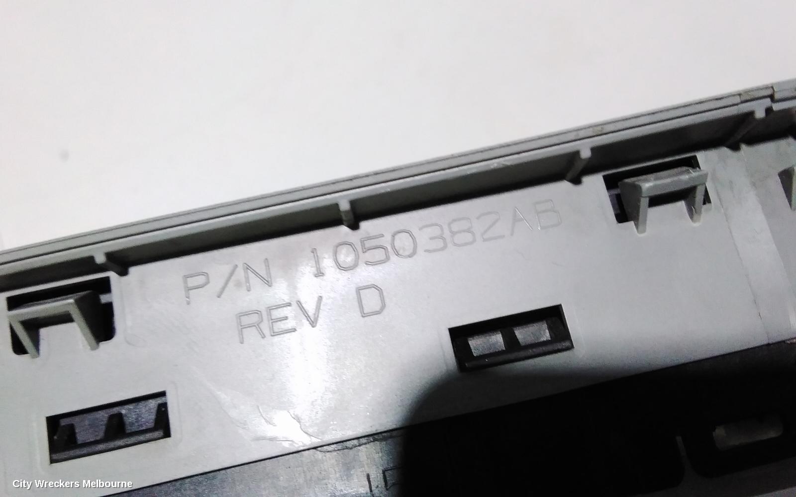 CHRYSLER 300C PWR DR WIND SWITCH, RH FRONT (MASTER SWITCH), NON ILLUMINATION, LH & RH FRONT AUTO WINDOWS, P/N 04602781AA, 11/2005 - 12/2011