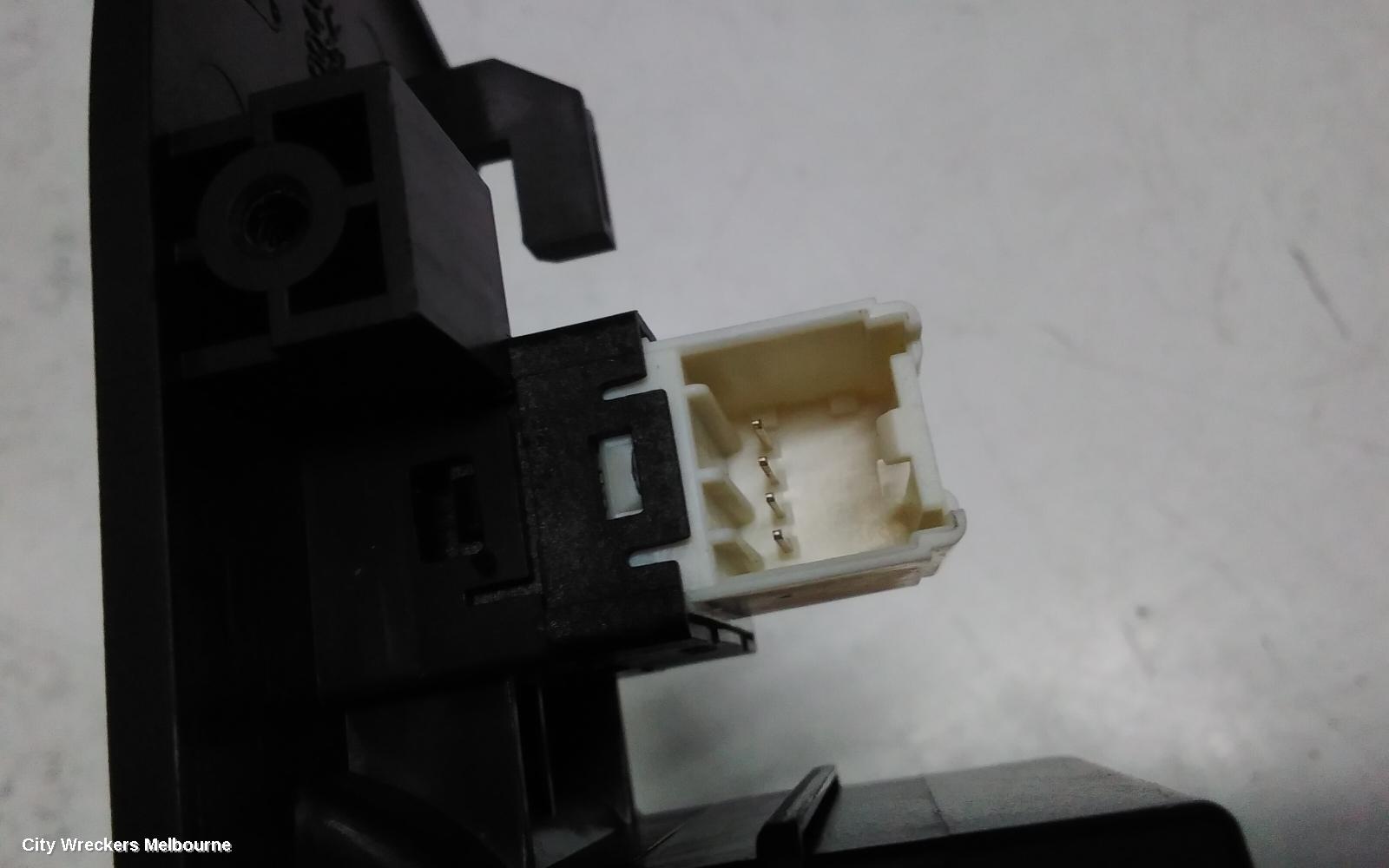 HOLDEN CAPTIVA PWR DR WIND SWITCH, RH FRONT (MASTER SWITCH), CAPTIVA 7 (VIN KL3C), CG, 01/2014 - 06/2018