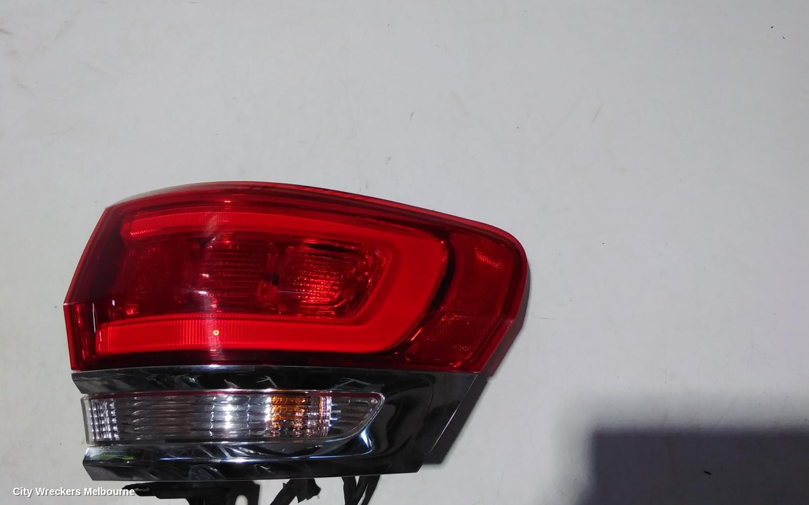 JEEP GRANDCHEROKEE RIGHT TAILLIGHT, WK, LAREDO/OVERLAND/LIMITED, W/ CHROME BEZEL, 04/2013 ONWARDS