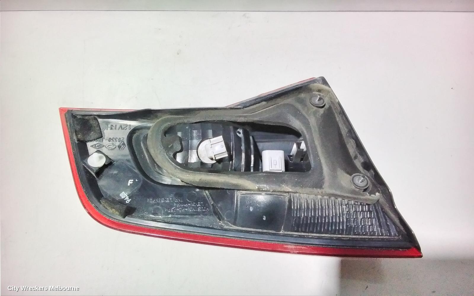 RENAULT KALEOS REAR GARNISH, TAILGATE LAMP (RH SIDE), H45, 09/2008 - 04/2016