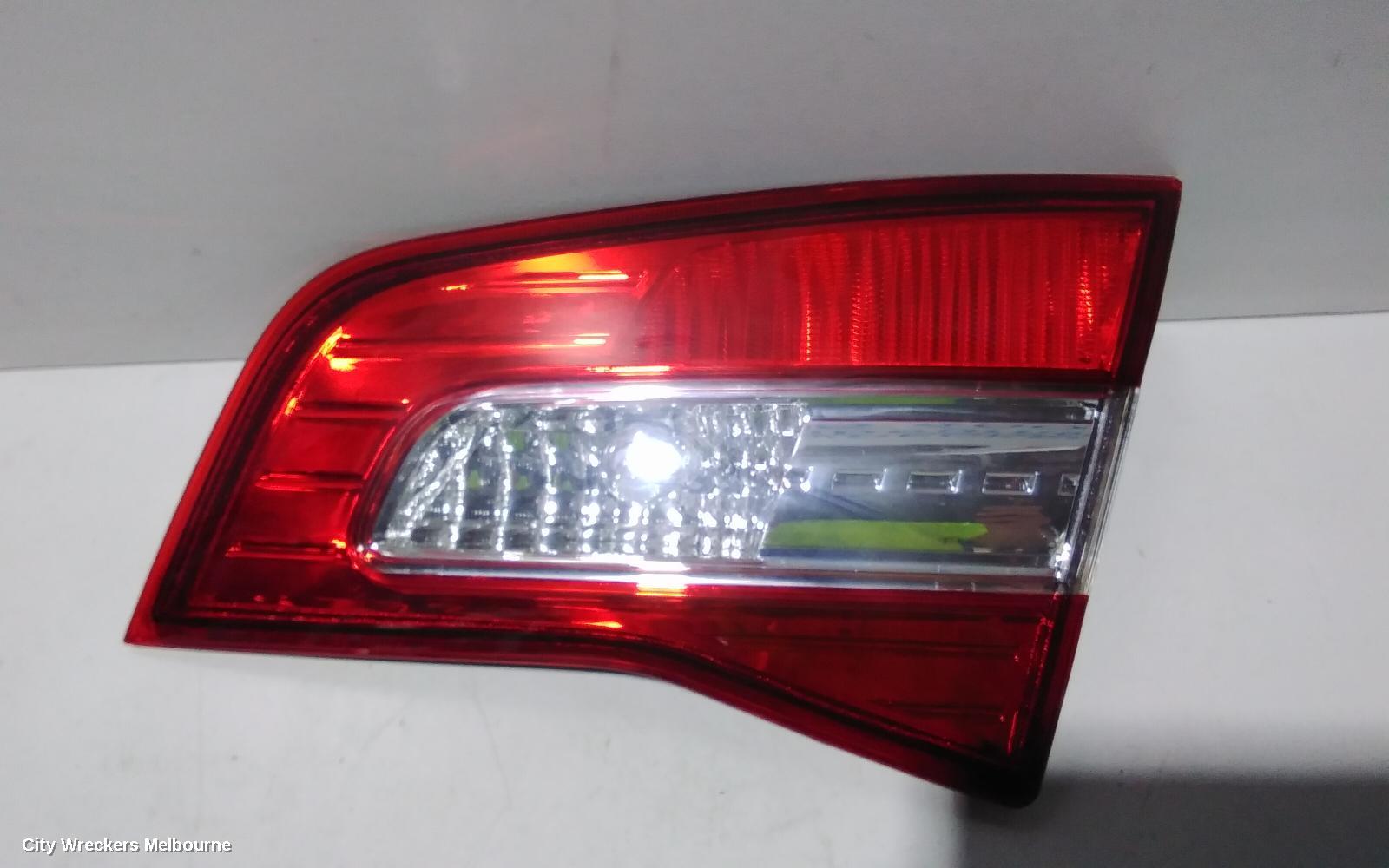 RENAULT KALEOS REAR GARNISH, TAILGATE LAMP (RH SIDE), H45, 09/2008 - 04/2016