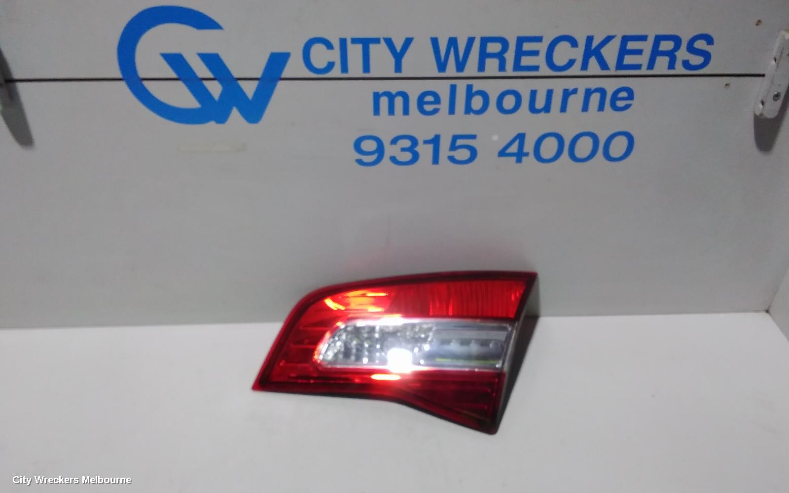 RENAULT KALEOS REAR GARNISH, TAILGATE LAMP (RH SIDE), H45, 09/2008 - 04/2016