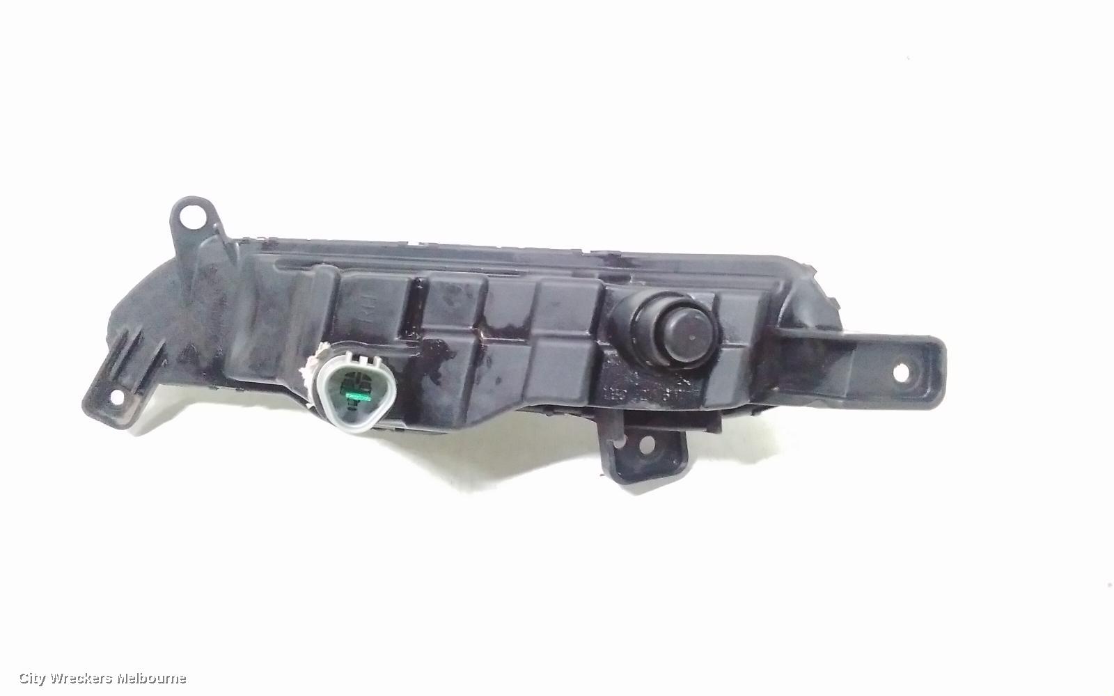 HYUNDAI TUCSON RIGHT INDICATOR/FOG/SIDE, DAYTIME RUNNING LAMP, TL, KOREAN BUILT (VIN KMHJ), 07/2015 - 06/2018