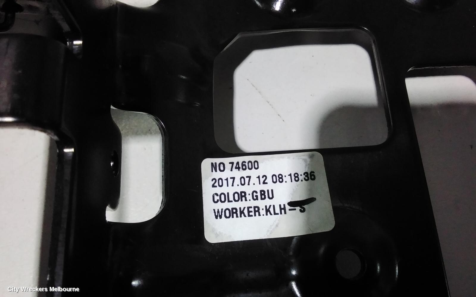 KIA CARNIVAL/GRAND CARNIVAL CONSOLE, 6 SPEED AUTO T/M TYPE,YP, 02/2015 - 02/2018