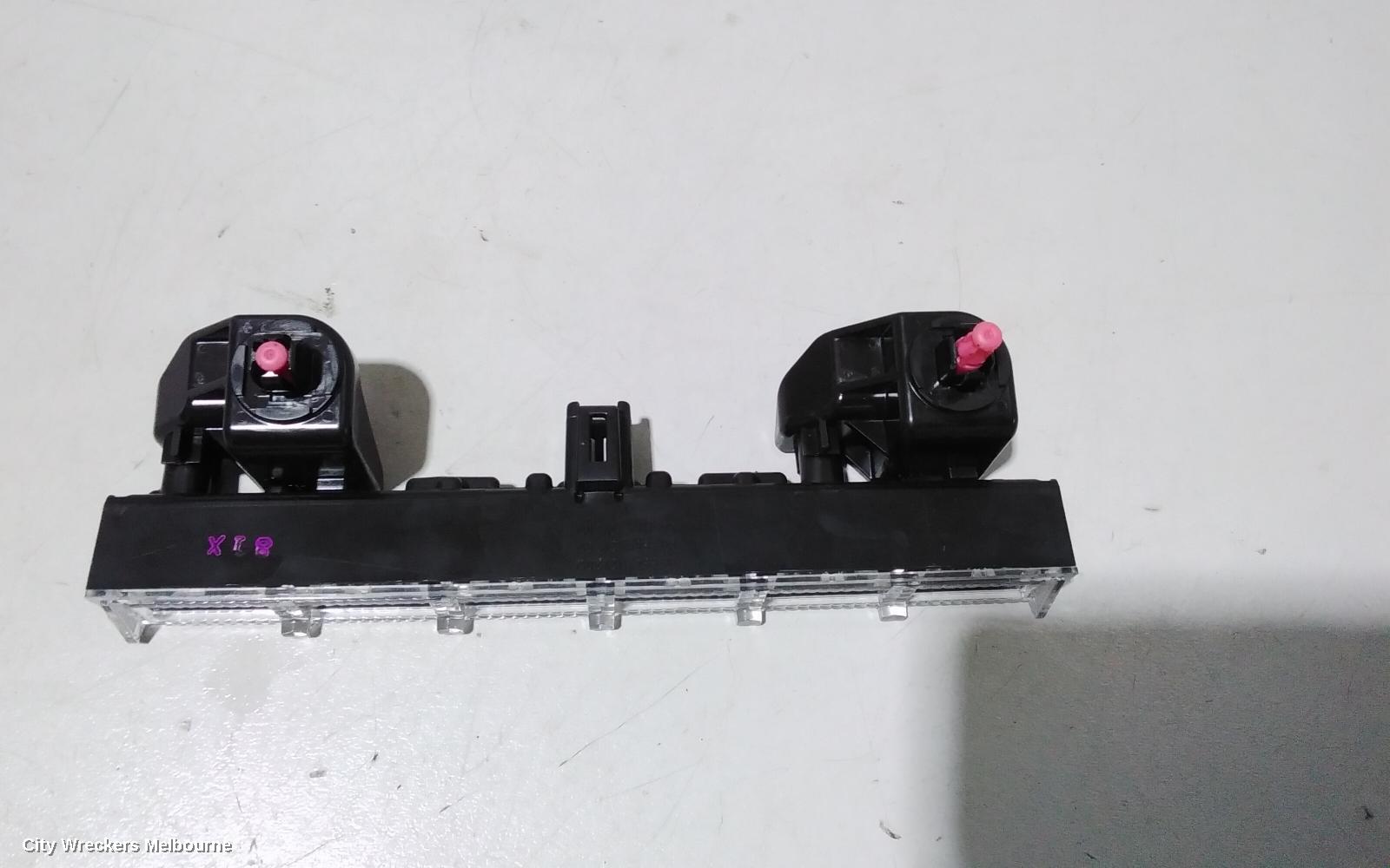 TOYOTA COROLLA HIGH LEVEL STOPLIGHT, ZRE182R 10/2012 - 06/2018