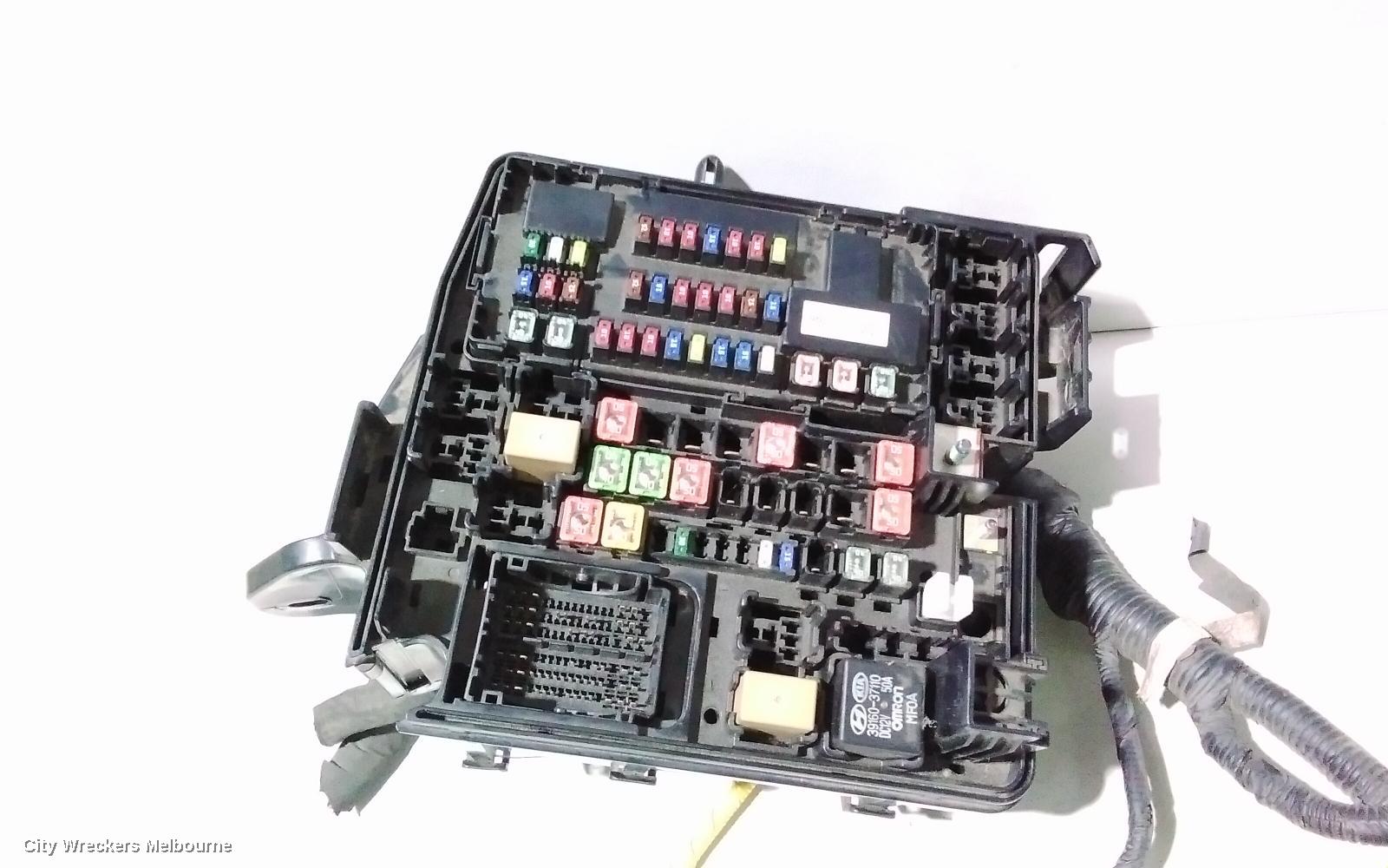 KIA CARNIVAL/GRAND CARNIVAL FUSE BOX, ENGINE BAY, PETROL, YP, 02/2015 - 10/2020