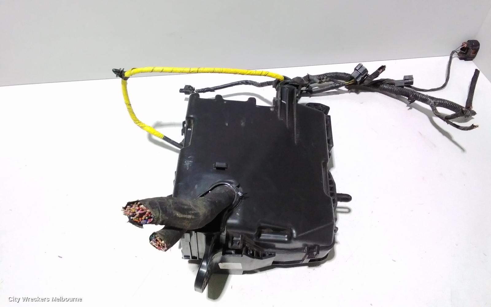 KIA CARNIVAL/GRAND CARNIVAL FUSE BOX, ENGINE BAY, PETROL, YP, 02/2015 - 10/2020