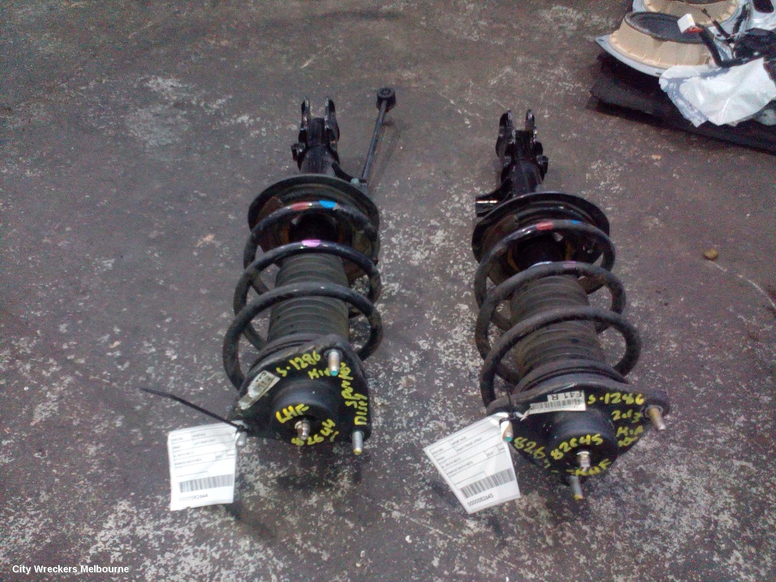 KIA SPORTAGE LEFT FRONT STRUT, SL, 05/2010 - 05/2013