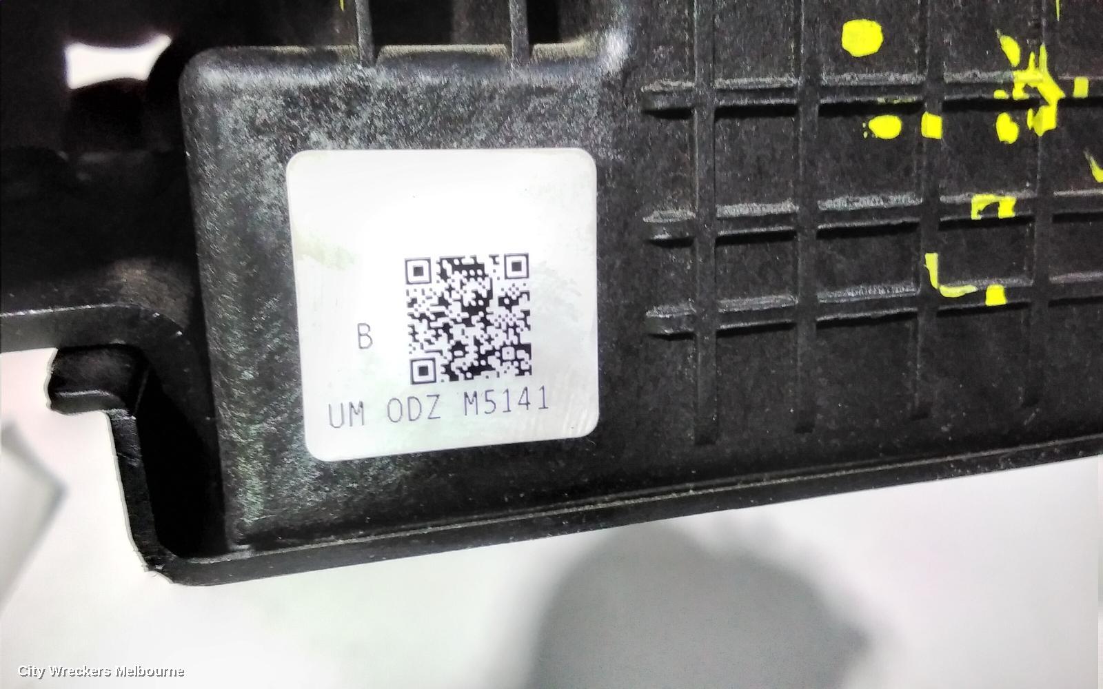 KIA SORENTO DOOR/BOOT/GATE LOCK, TAILGATE LOCK, NON POWER TAILGATE TYPE, UM, 06/2015 - 01/2020