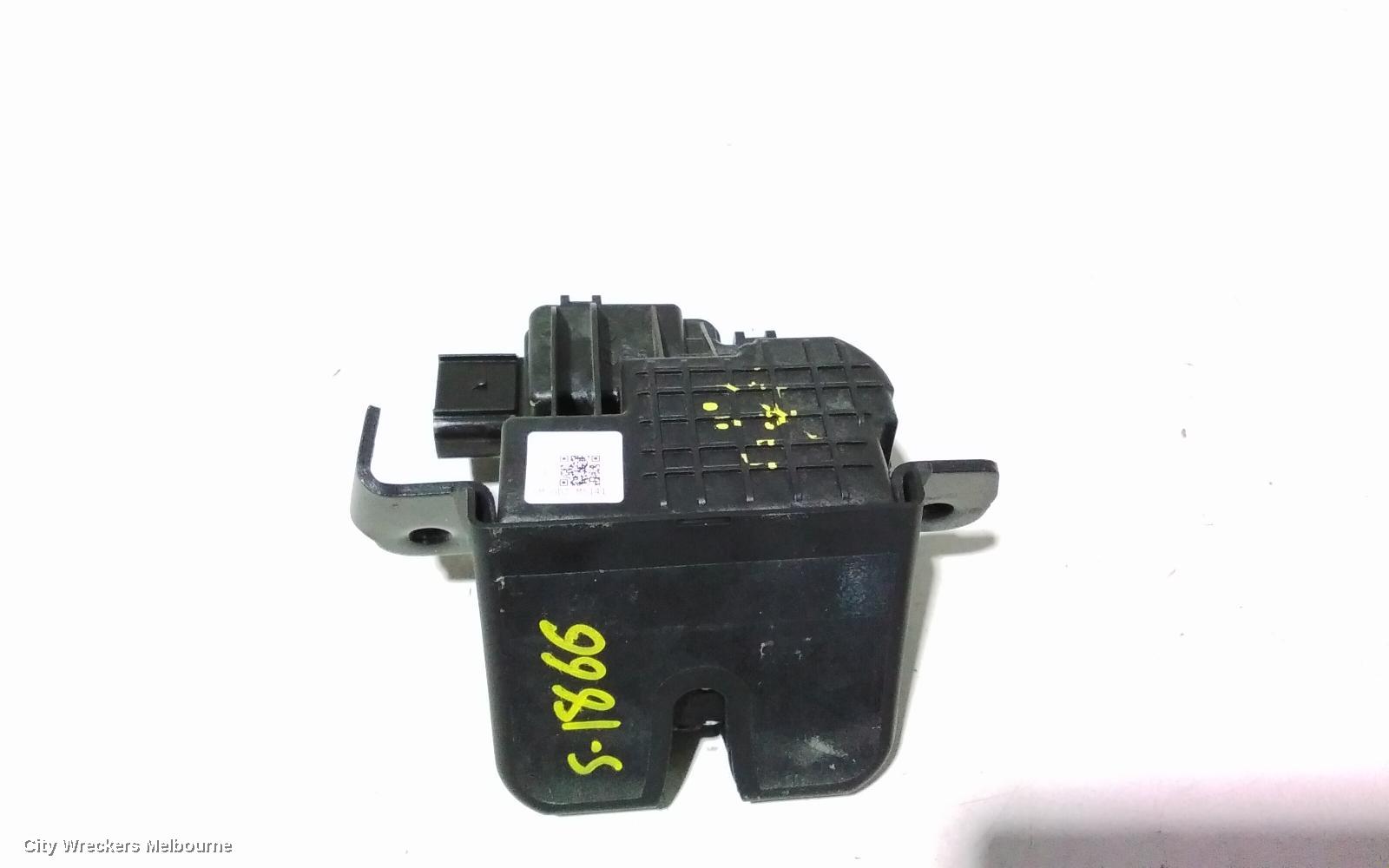 KIA SORENTO DOOR/BOOT/GATE LOCK, TAILGATE LOCK, NON POWER TAILGATE TYPE, UM, 06/2015 - 01/2020