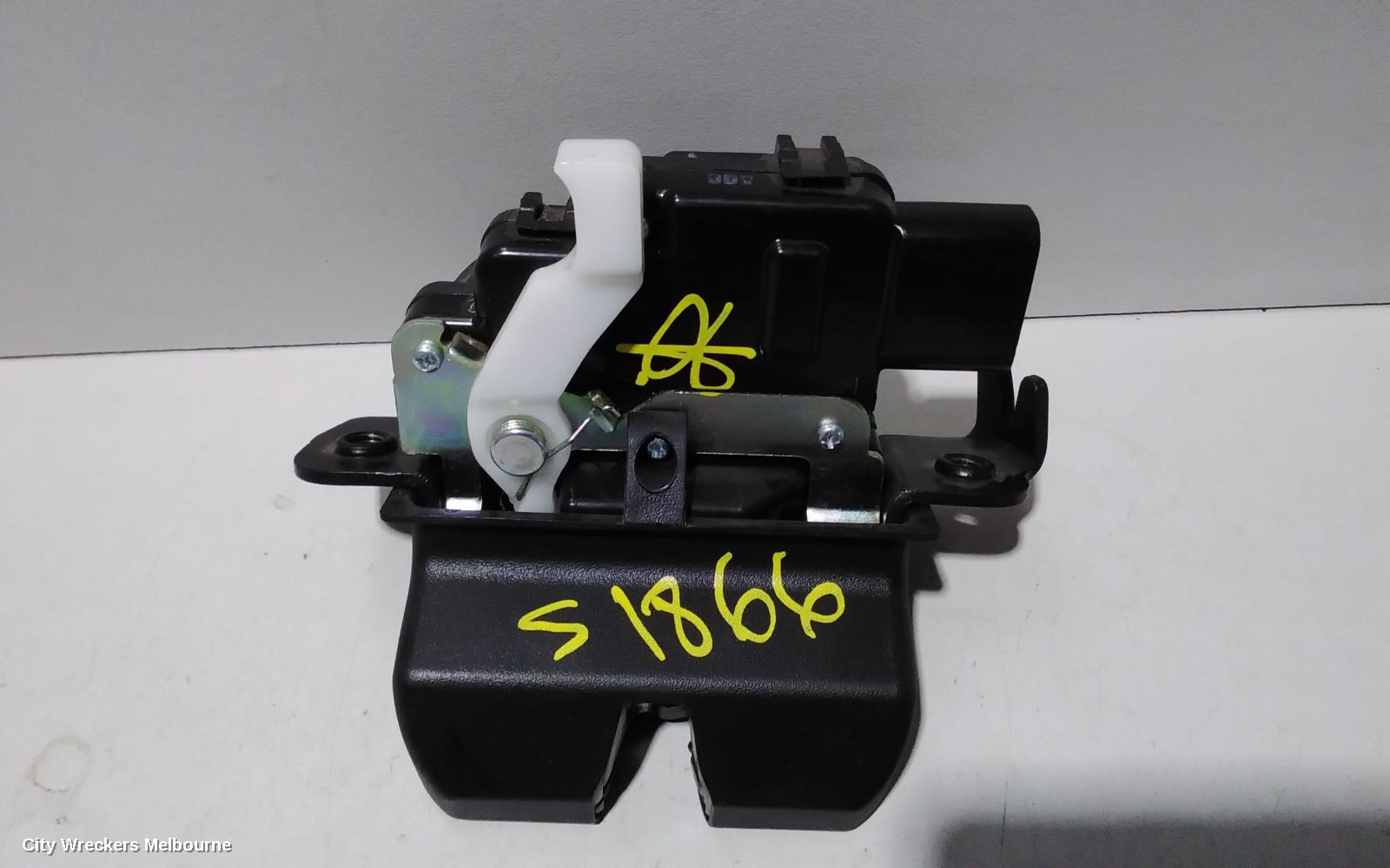KIA SORENTO DOOR/BOOT/GATE LOCK, TAILGATE LOCK, NON POWER TAILGATE TYPE, UM, 06/2015 - 01/2020