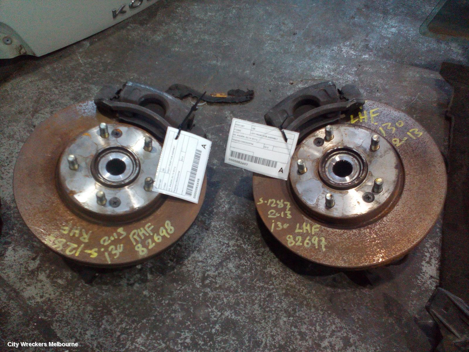 HYUNDAI I30 LEFT FRONT HUB ASSEMBLY, GD, WAGON, 02/2012 - 07/2016